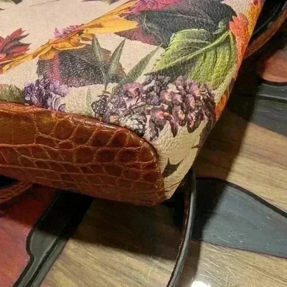 Dana Buchman Everly Crossbody - Picture 8 of 10